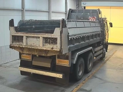 NISSAN UD
