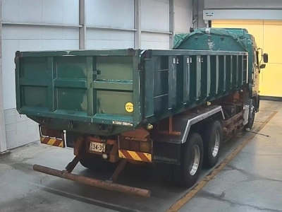 NISSAN UD