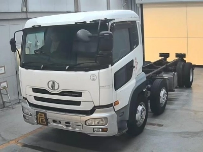 NISSAN UD