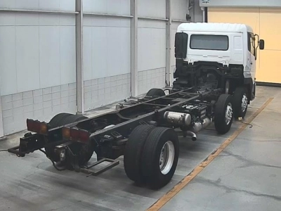 NISSAN UD