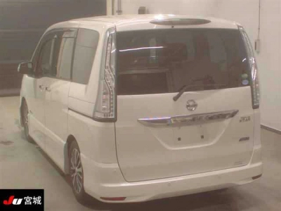 NISSAN SERENA