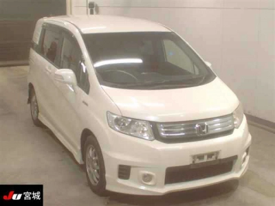 HONDA FREED SPIKE