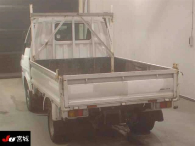 NISSAN VANETTE TRUCK