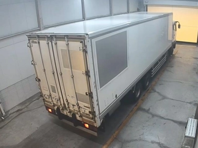 MITSUBISHI FUSO