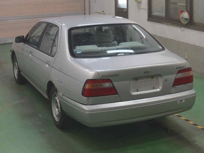 NISSAN BLUEBIRD