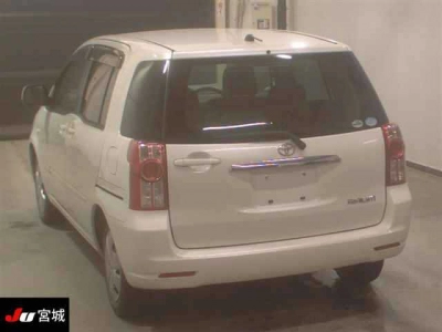 TOYOTA RAUM