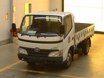 TOYOTA DYNA
