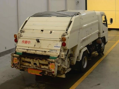MITSUBISHI CANTER