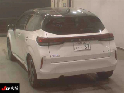 NISSAN AURA