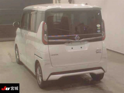 NISSAN ROOX