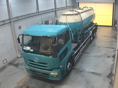 NISSAN UD