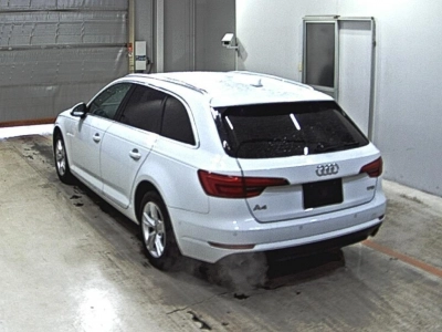 AUDI A4 AVANTE