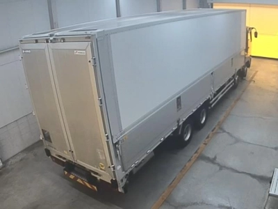 MITSUBISHI FUSO