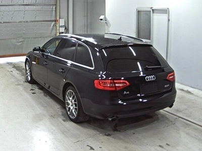 AUDI A4 AVANTE
