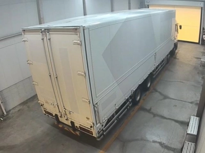 NISSAN UD