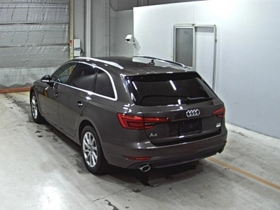 AUDI A4 AVANTE