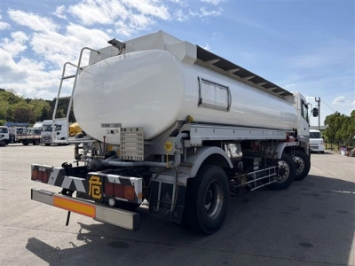 NISSAN UD
