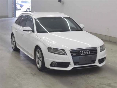AUDI A4 AVANTE