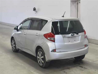 SUBARU TREZIA