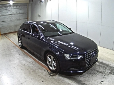 AUDI A4 AVANTE