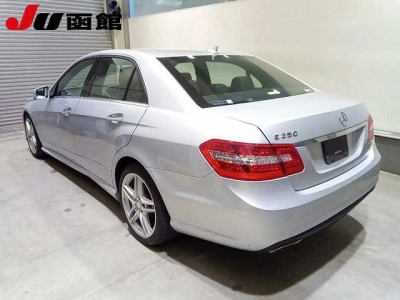 MERCEDES BENZ E CLASS