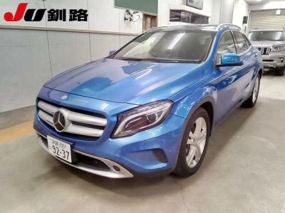MERCEDES BENZ GLA