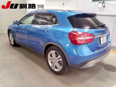 MERCEDES BENZ GLA