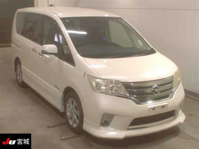 NISSAN SERENA