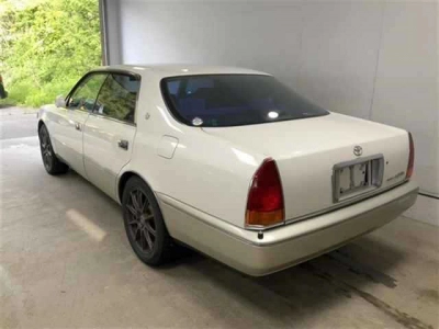 TOYOTA CROWN MAJESTA