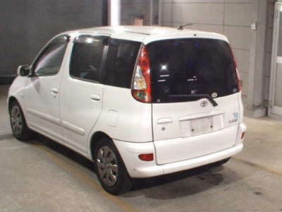 TOYOTA FUN CARGO