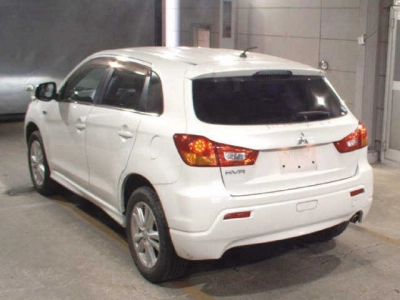 MITSUBISHI RVR