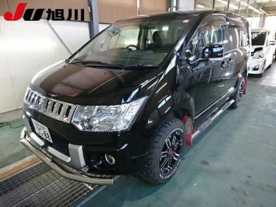 MITSUBISHI DELICA D:5