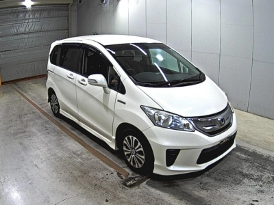 HONDA FREED HYBRID