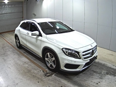 MERCEDES BENZ GLA