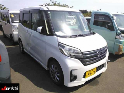 NISSAN DAYZ ROOX