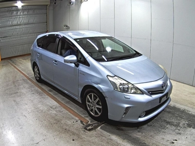 TOYOTA PRIUS ALPHA