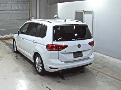 VOLKSWAGEN GOLF TOURAN