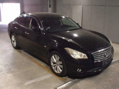 NISSAN FUGA