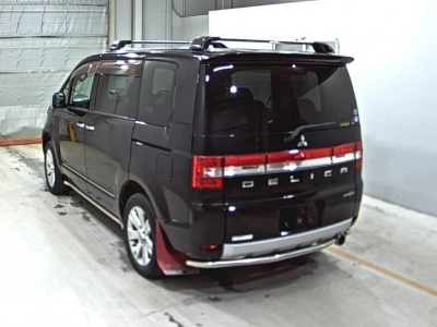 MITSUBISHI DELICA D:5