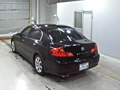 NISSAN SKYLINE