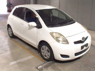 TOYOTA VITZ