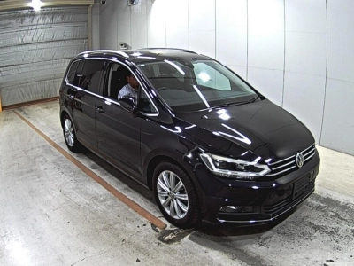 VOLKSWAGEN GOLF TOURAN