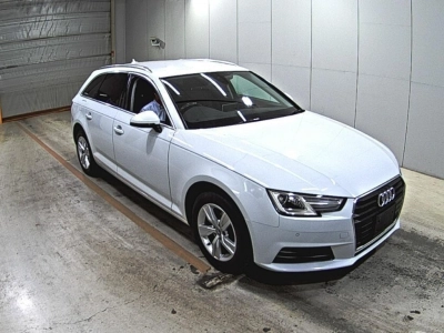 AUDI A4 AVANTE