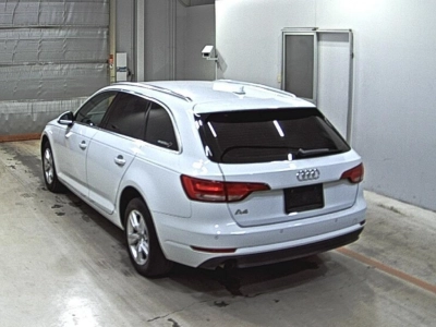AUDI A4 AVANTE