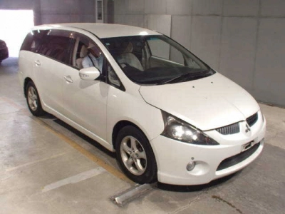 MITSUBISHI GRANDIS