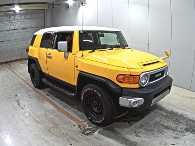 TOYOTA FJ CRUISER