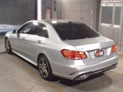 MERCEDES BENZ E CLASS
