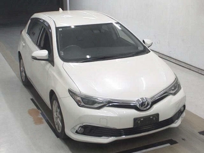 TOYOTA AURIS