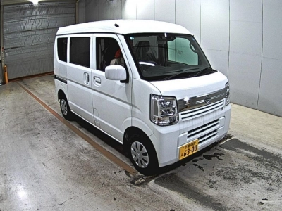 NISSAN CLIPPER VAN