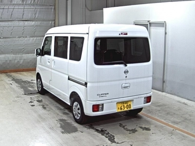 NISSAN CLIPPER VAN